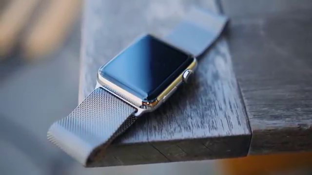 Видео обзор Apple Watch (на русском языке).